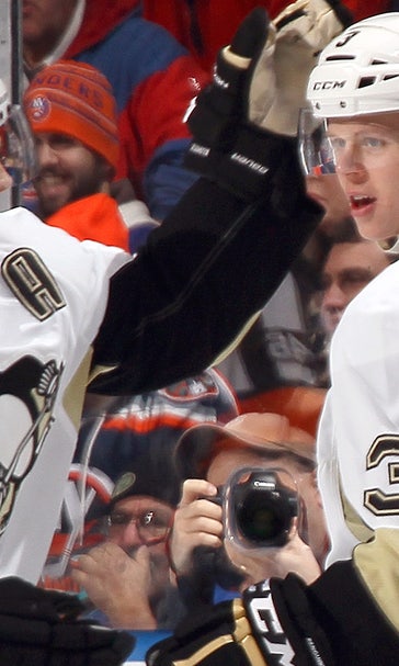 Maatta, Malkin help Penguins rally to beat Islanders